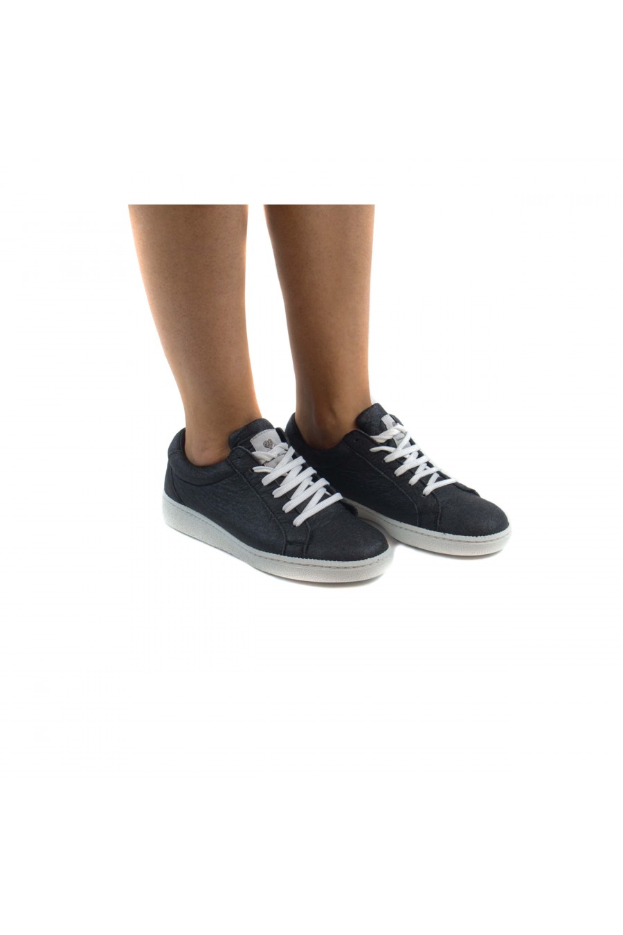 Basic_Black_Pinatex