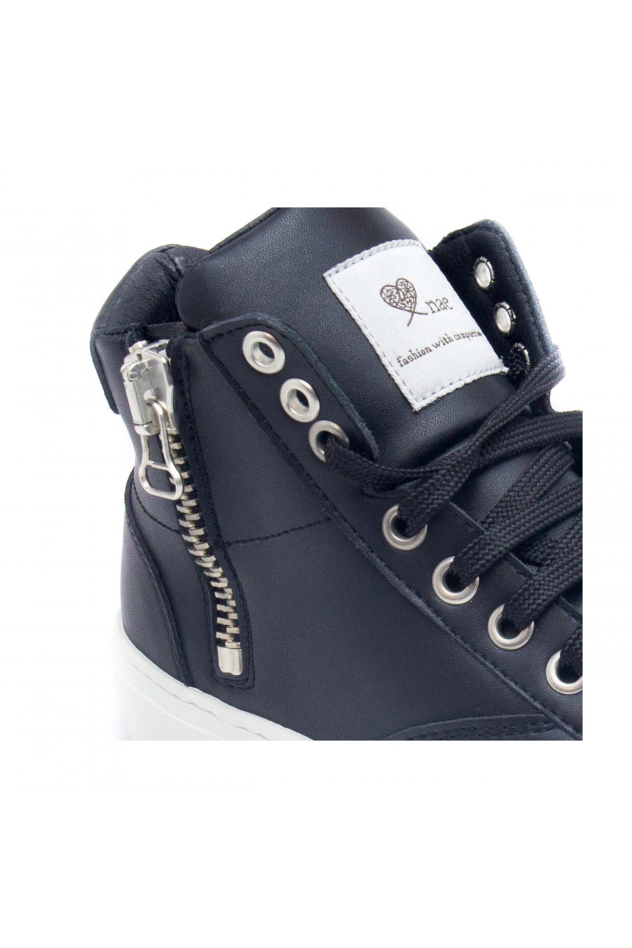 Milan_Black