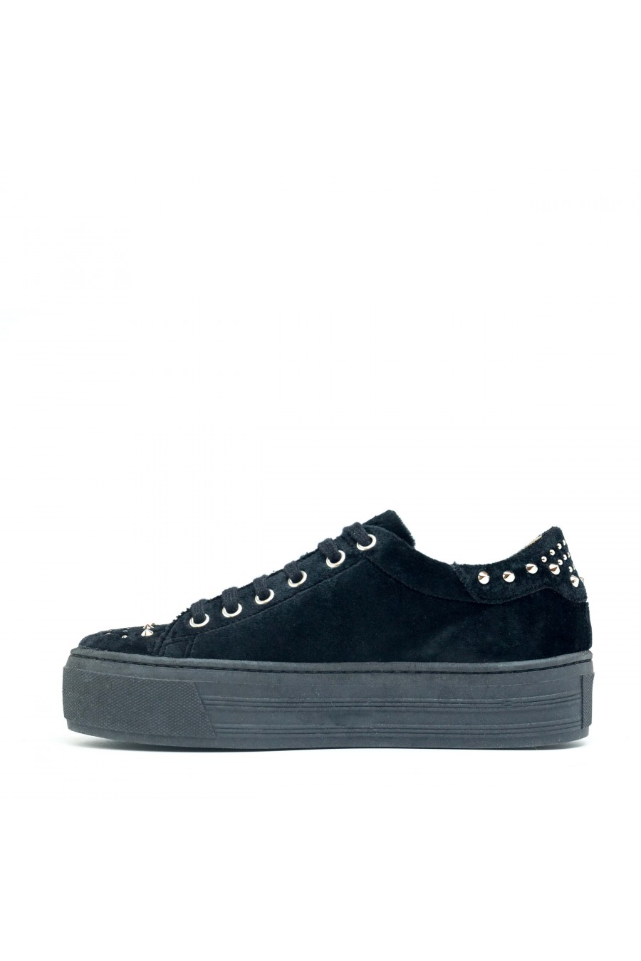 Wika_Black